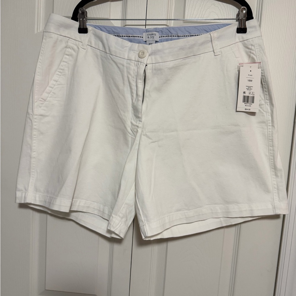 Crown & Ivy White Women's Bermuda Shorts